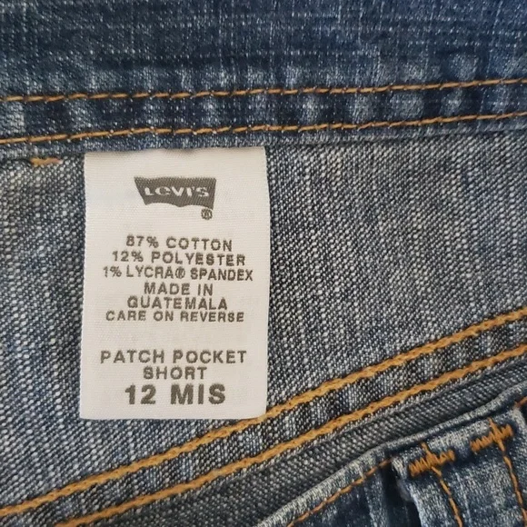 Levi's Denim jeans shorts size 12 color blue. - Picture 4 of 6